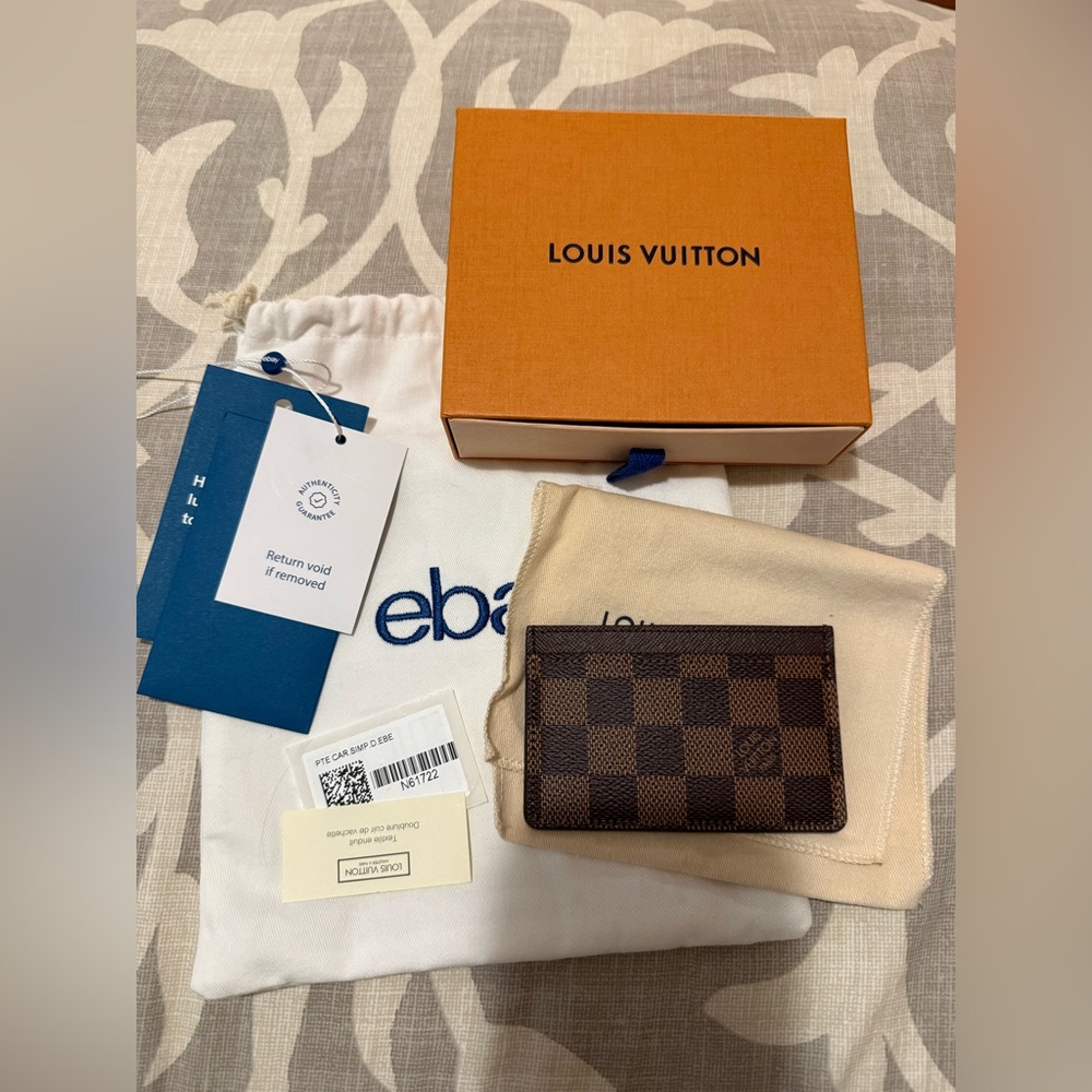 Authentic Louis Vuitton Damier Ebene Card Holder - Picture 2 of 16